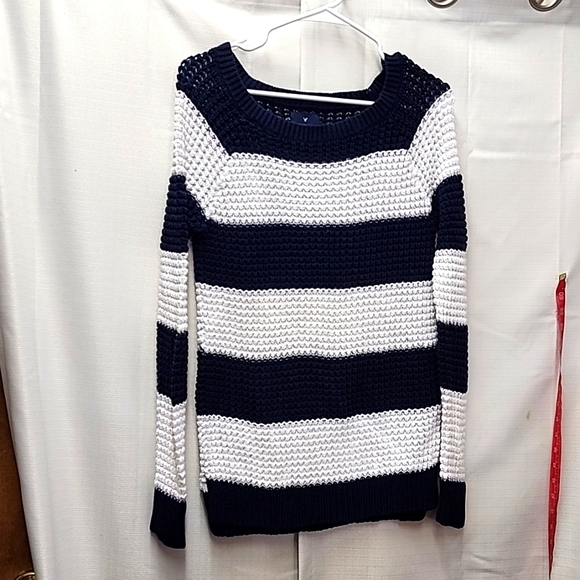 American Eagle Outfitters Sweaters - (8111) American Eagle sweater